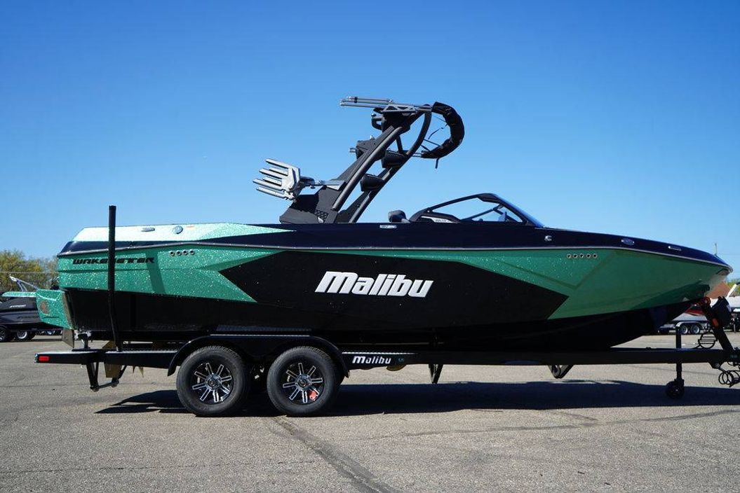 2025 Malibu Boats 23 LSV