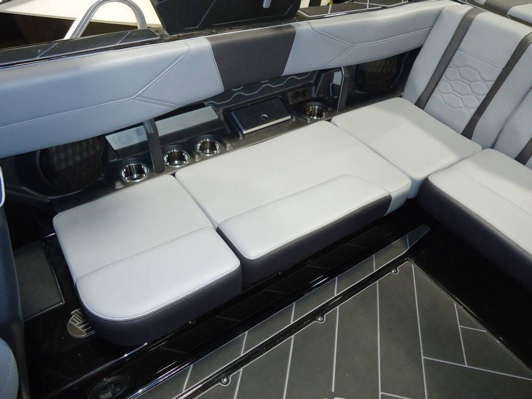 2025 Malibu Boats 23 LSV