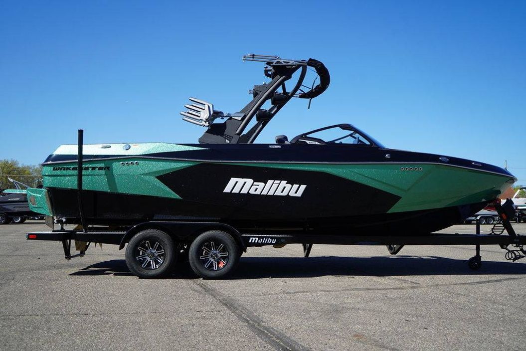 2025 Malibu Boats 23 LSV