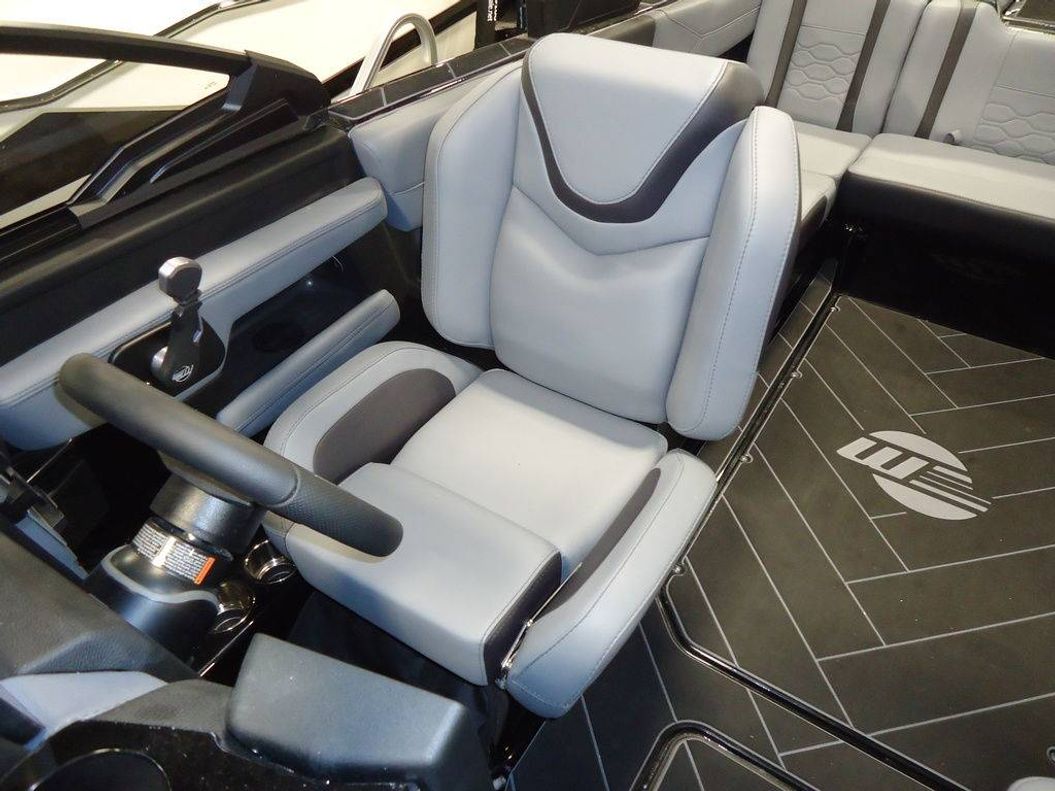 2025 Malibu Boats 23 LSV