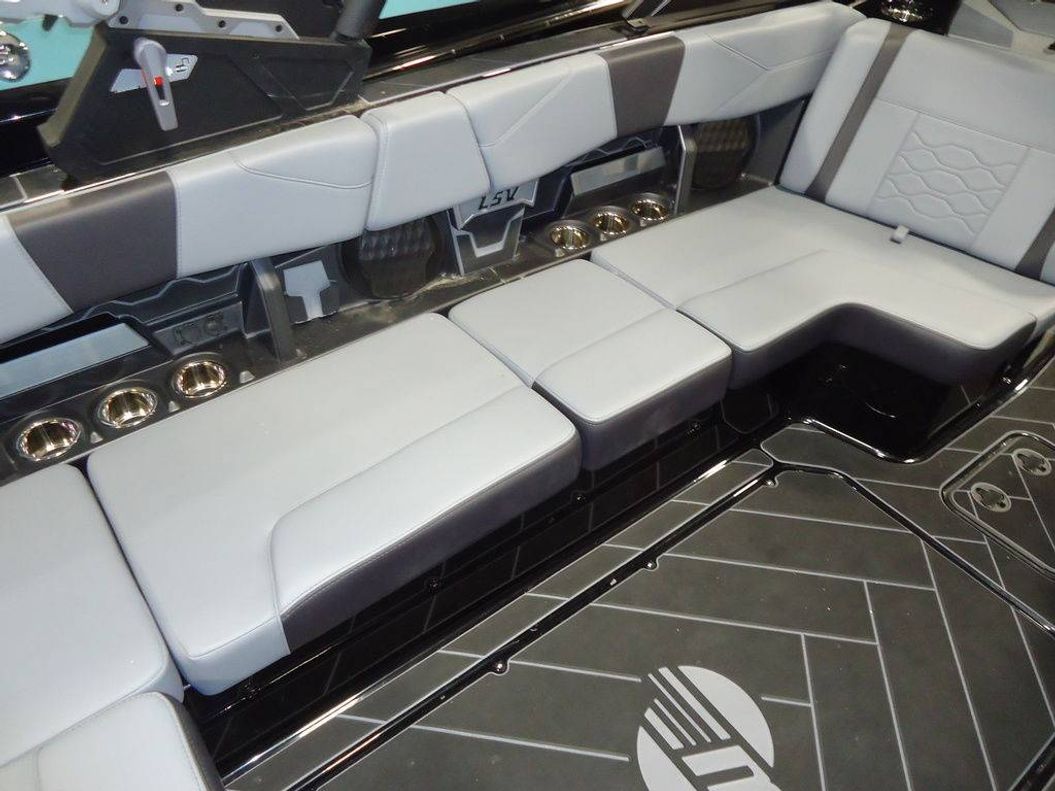 2025 Malibu Boats 23 LSV