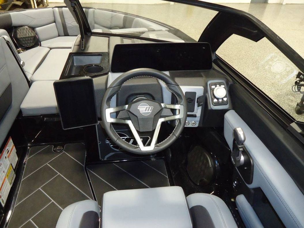 2025 Malibu Boats 23 LSV