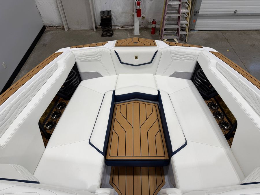 2025 Nautique G25, photo 12 of 15