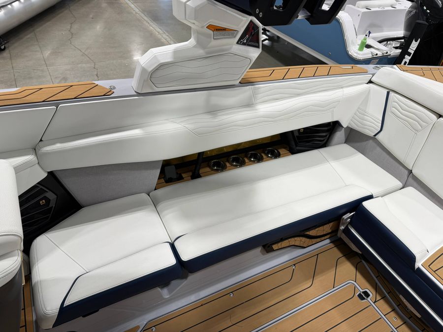 2025 Nautique G25, photo 11 of 15