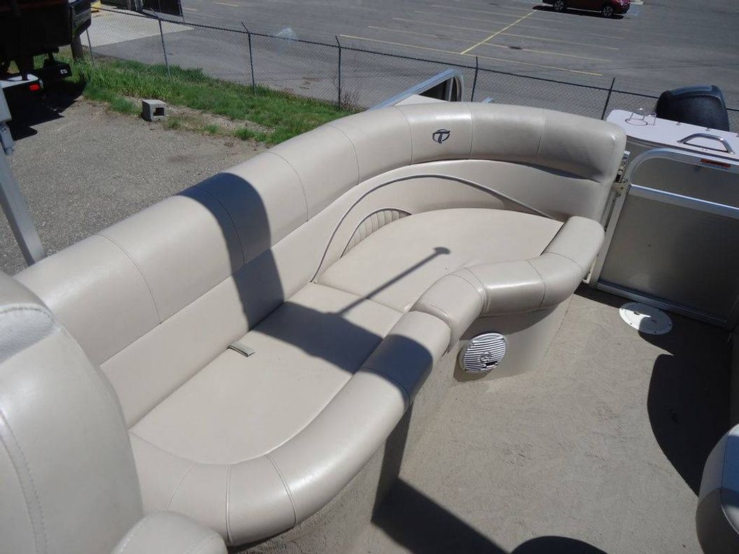 2013 Tahoe Pontoons Cascade Entertainer