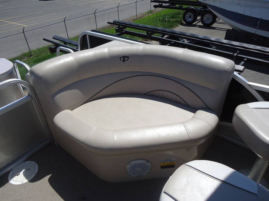 2013 Tahoe Pontoons Cascade Entertainer