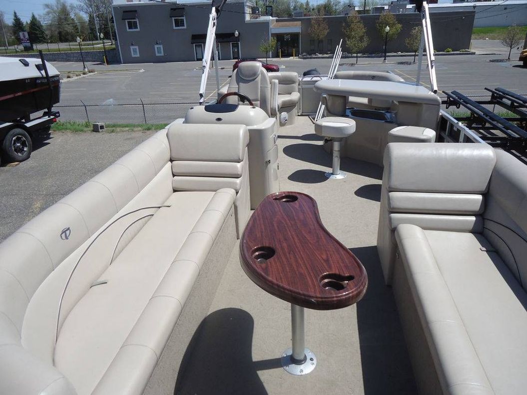 2013 Tahoe Pontoons Cascade Entertainer