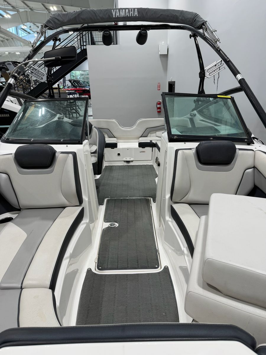 2015 Yamaha 212X, photo 7 of 10