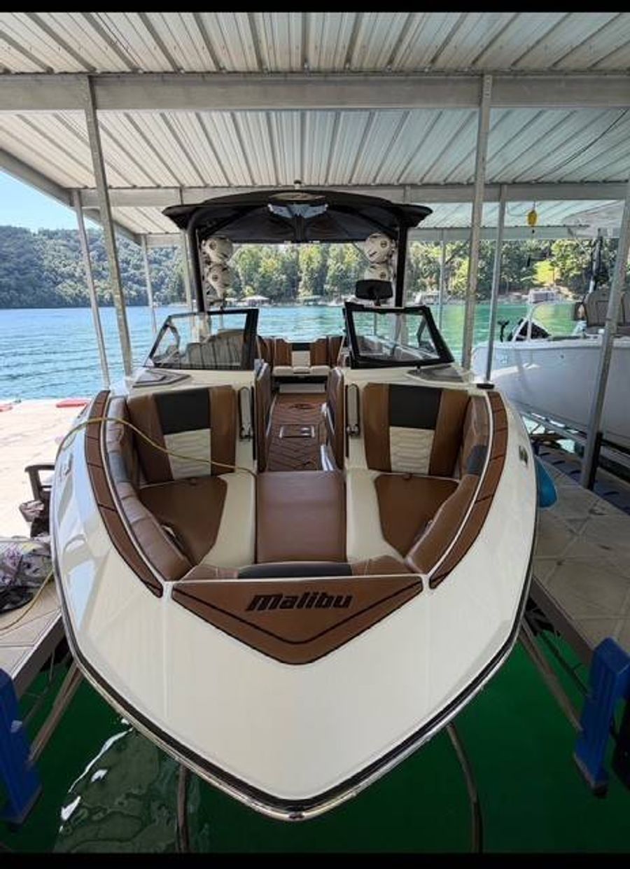 2023 Malibu 26LSV, photo 2 of 6