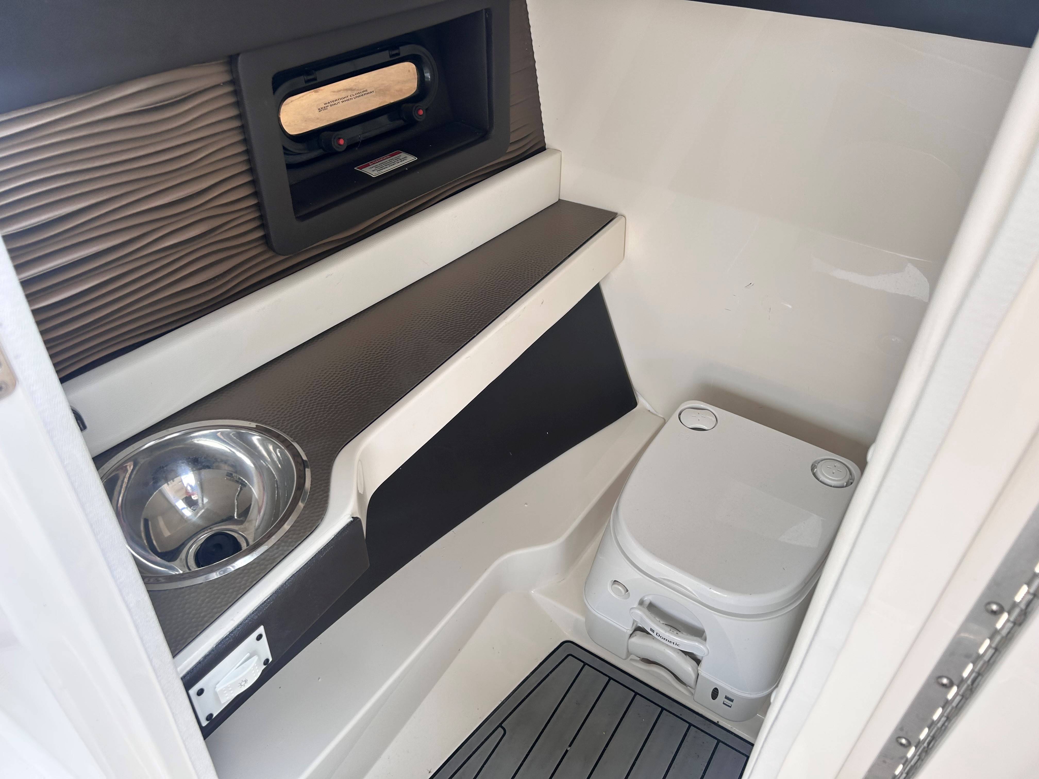 2016 Sea Ray 280 SLX