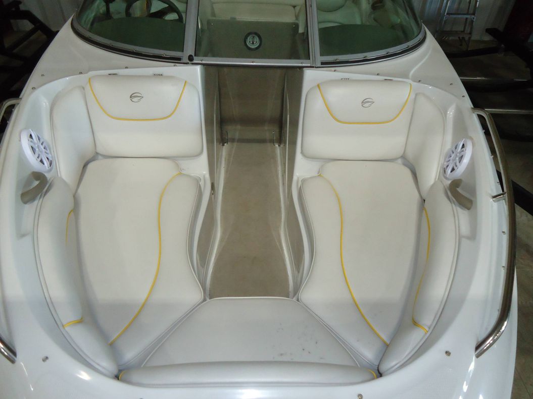 2004 Crownline 216