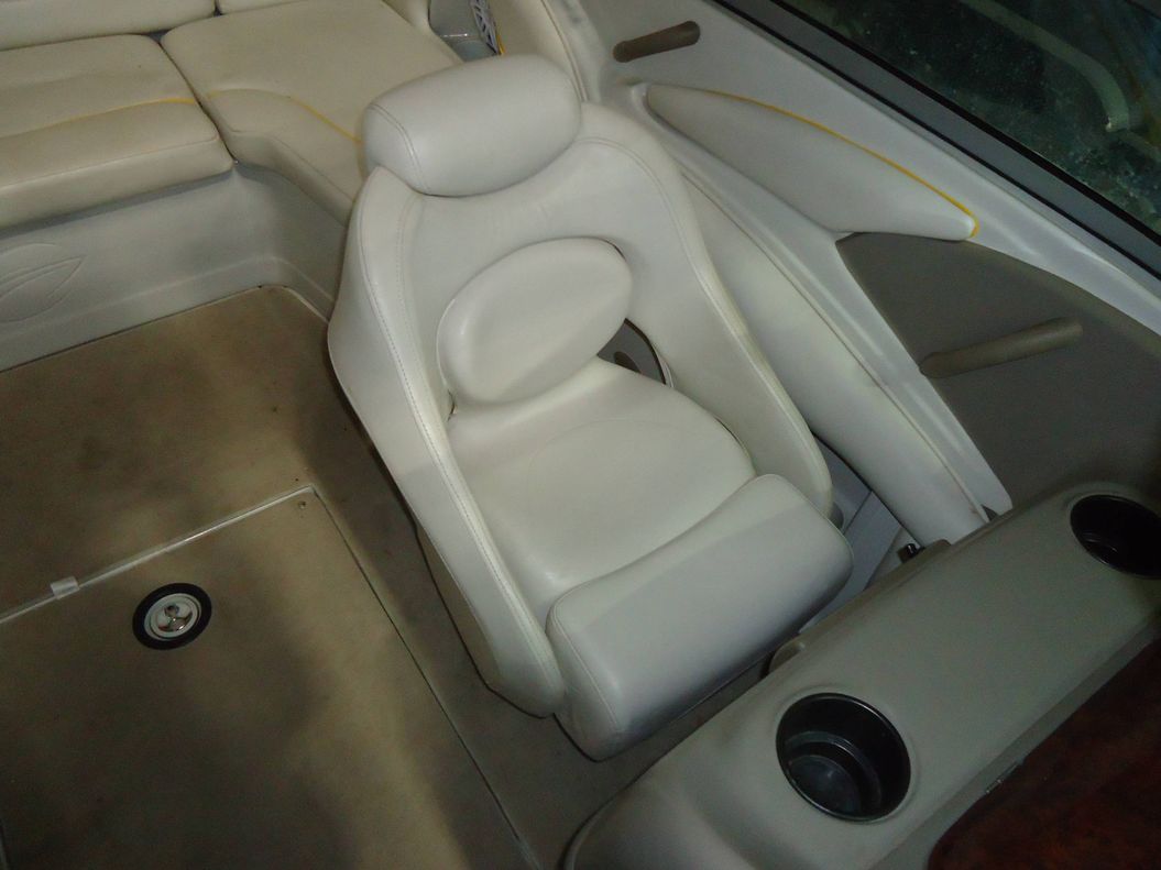 2004 Crownline 216