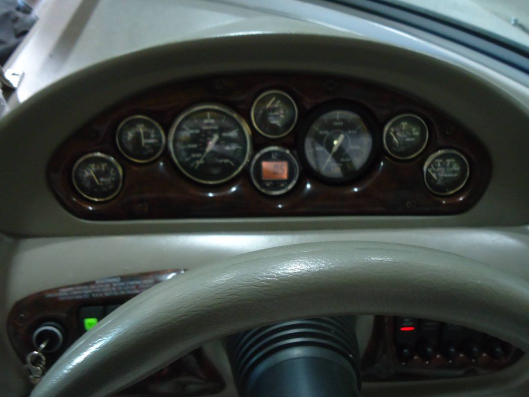 2004 Crownline 216