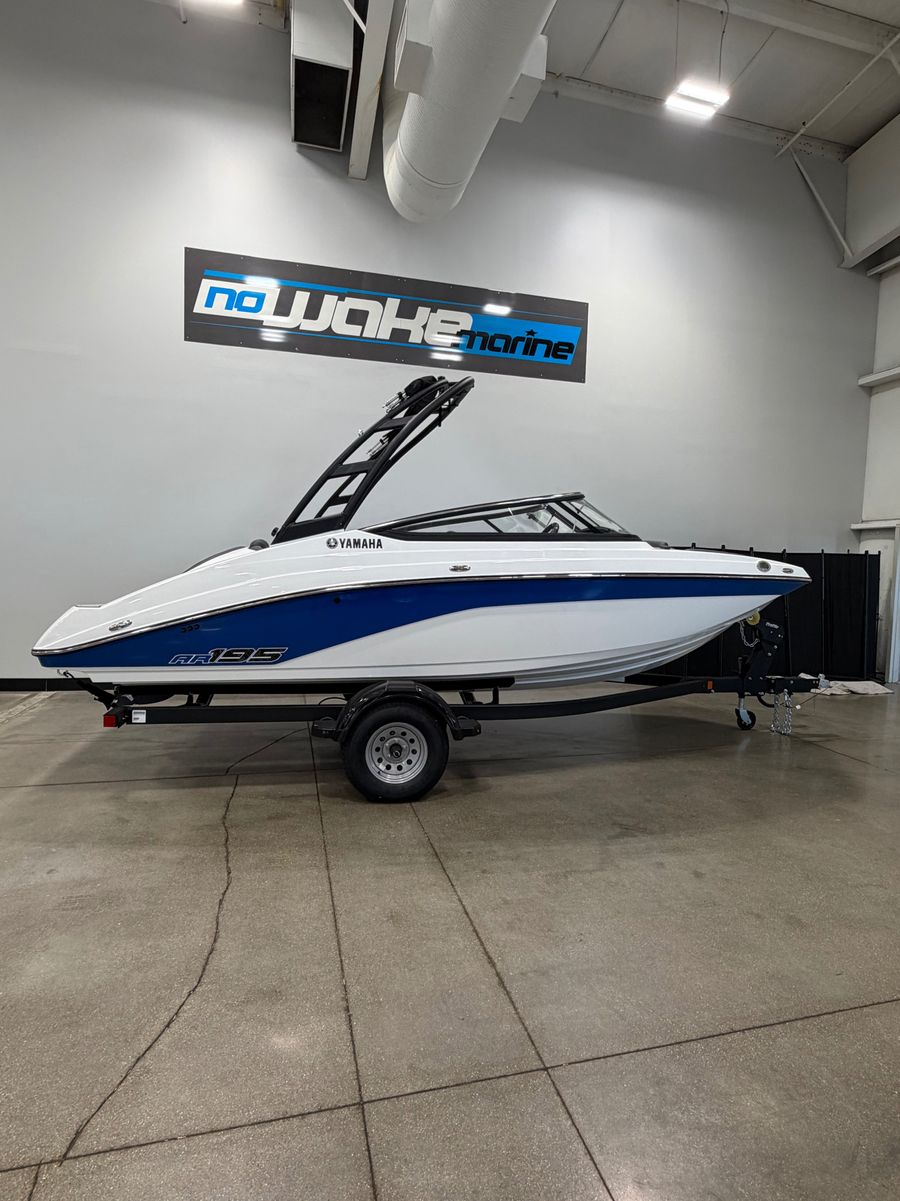 2026 Yamaha AR195