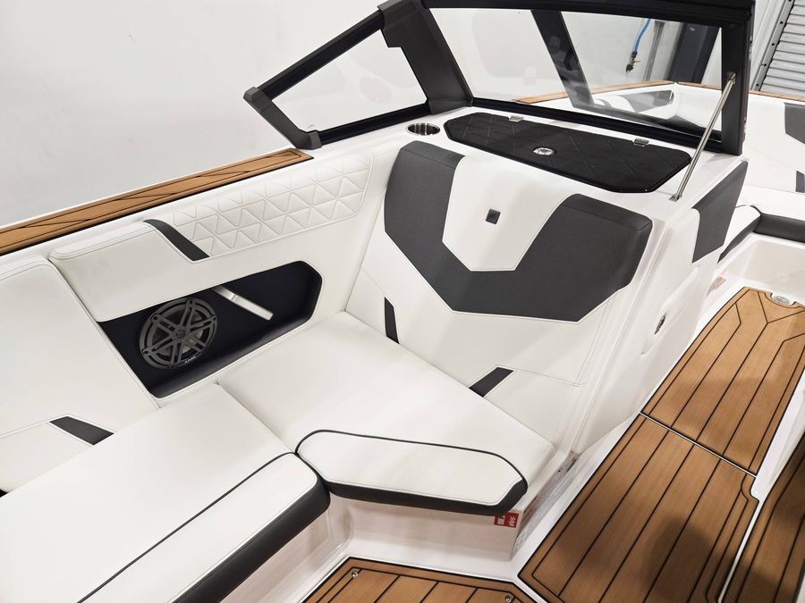 2027 Nautique GS20, photo 12 of 13