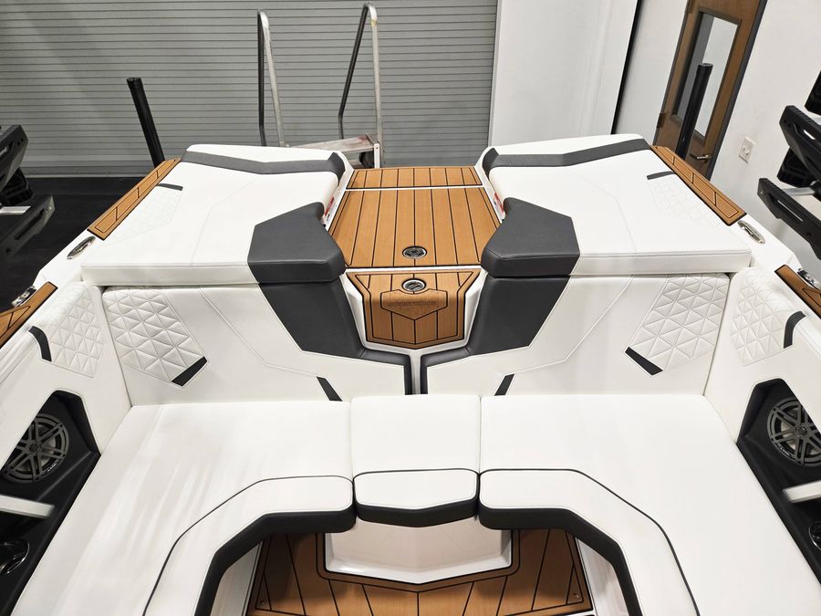 2027 Nautique GS20, photo 11 of 13
