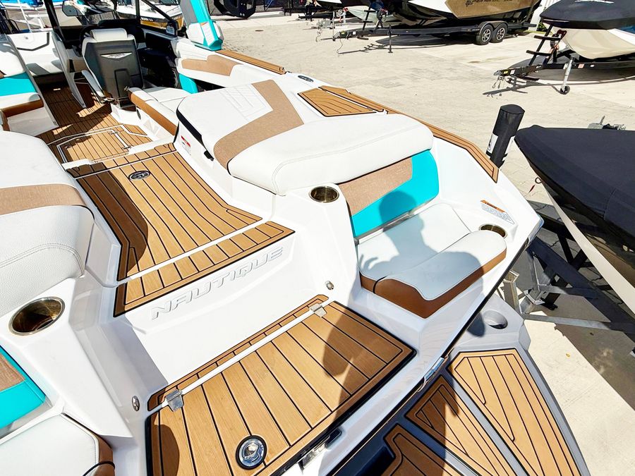 2025 Nautique G25, photo 15 of 22