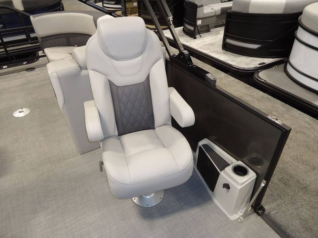 2026 Starcraft Marine SLS 3