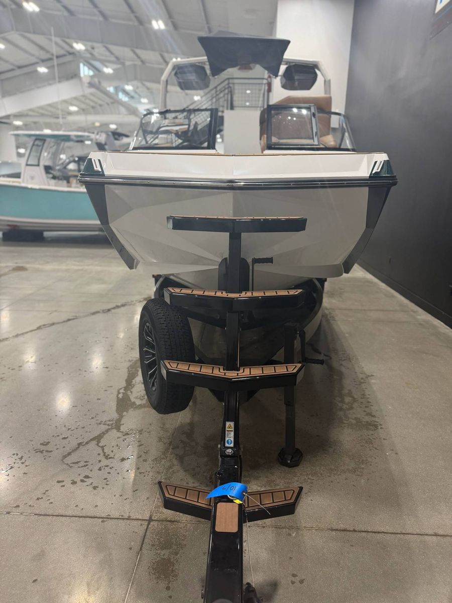 2024 Nautique G25, photo 3 of 21