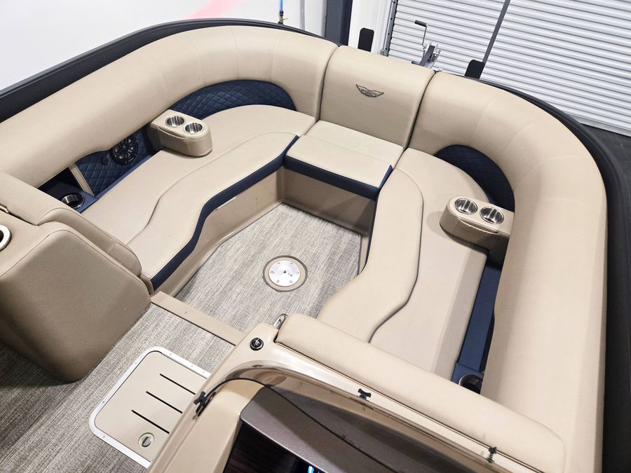 2026 Bennington 23L Bowrider, photo 5 of 10