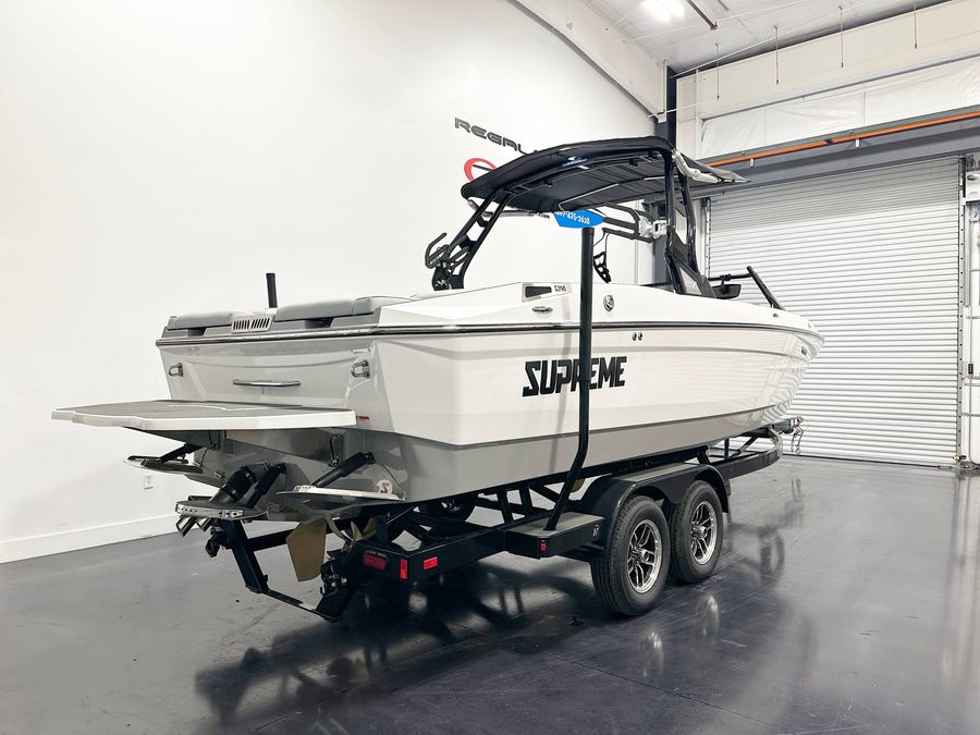 2025 Supreme S240, photo 3 of 9