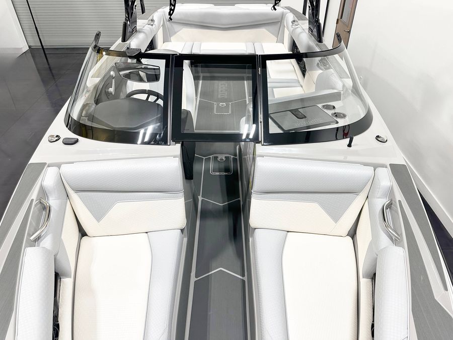 2025 Supreme S240, photo 4 of 9