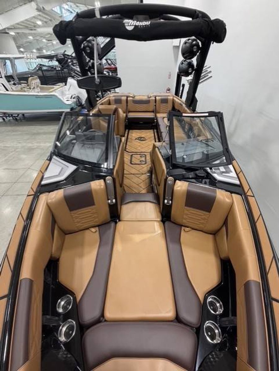 2022 Malibu 25 LSV, photo 15 of 16