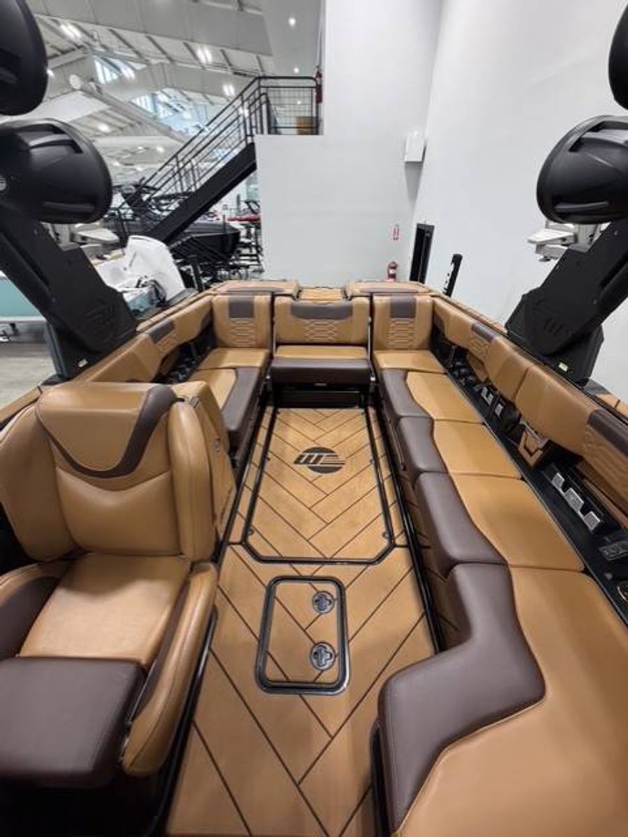 2022 Malibu 25 LSV, photo 13 of 16