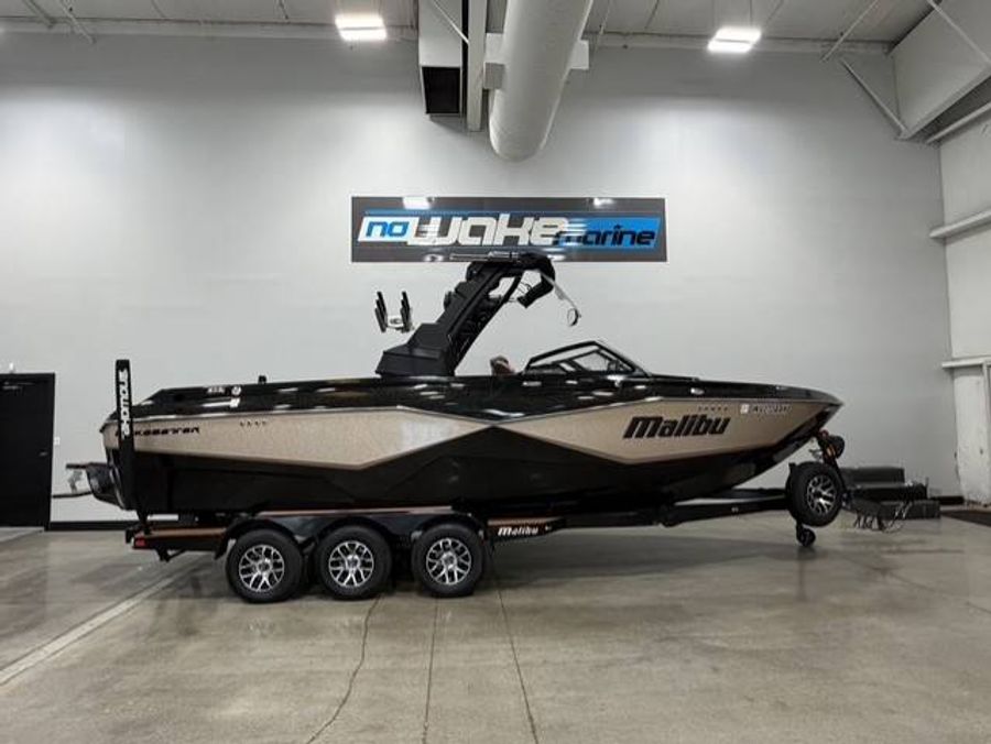 2022 Malibu 25 LSV