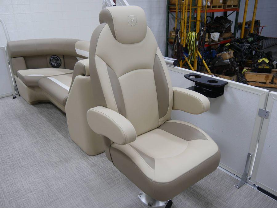2026 Premier 220 Sunscape RF, photo 8 of 21