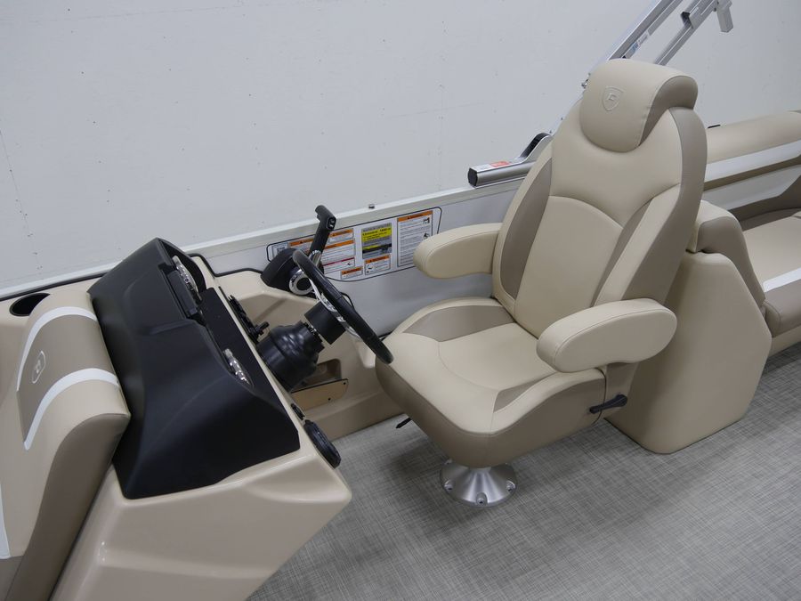 2026 Premier 220 Sunscape RF, photo 10 of 21