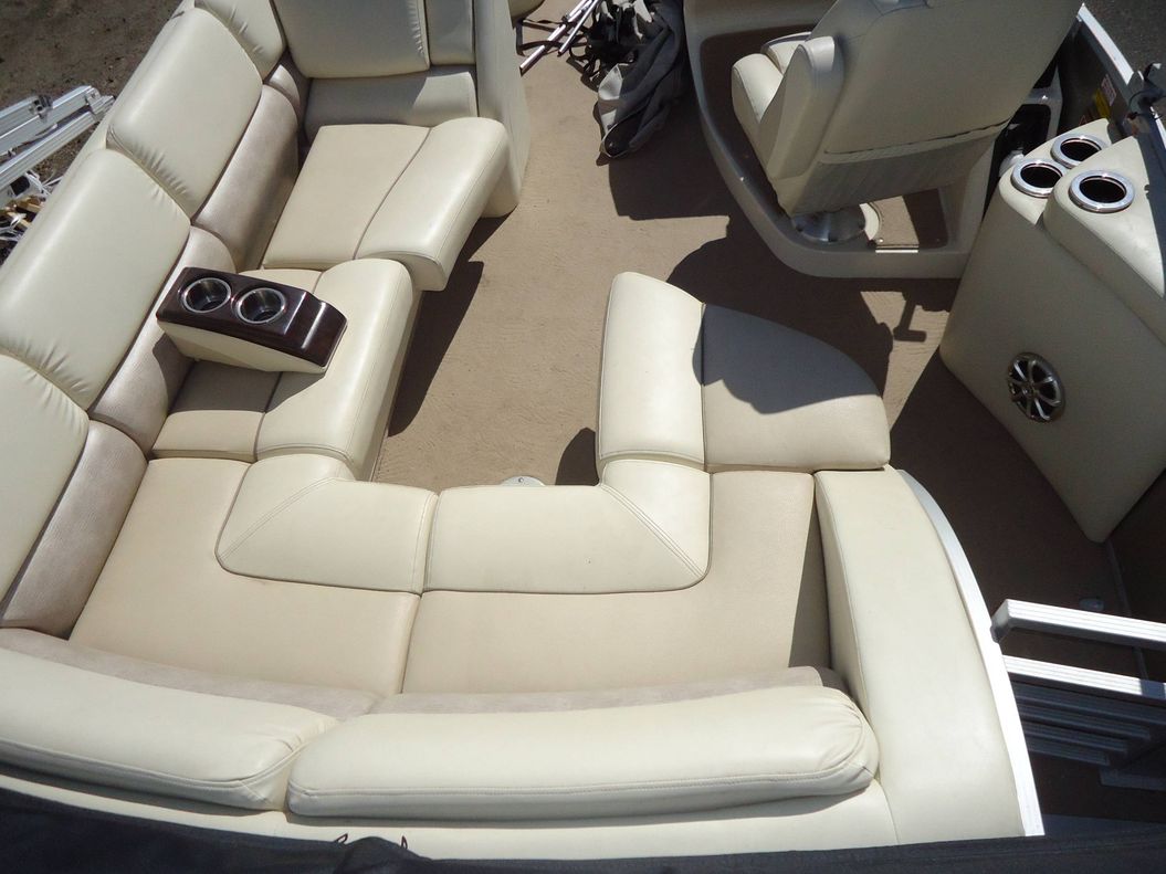 2013 Bennington R23