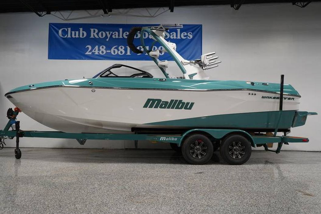 2025 Malibu Boats 23 LSV