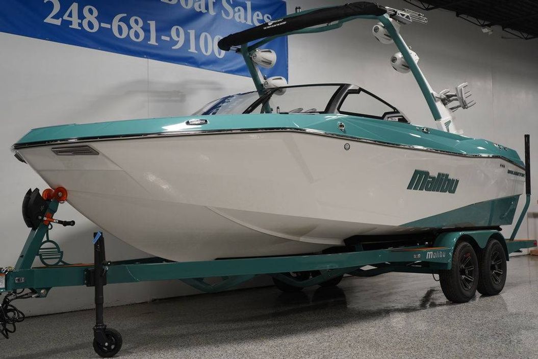 2025 Malibu Boats 23 LSV