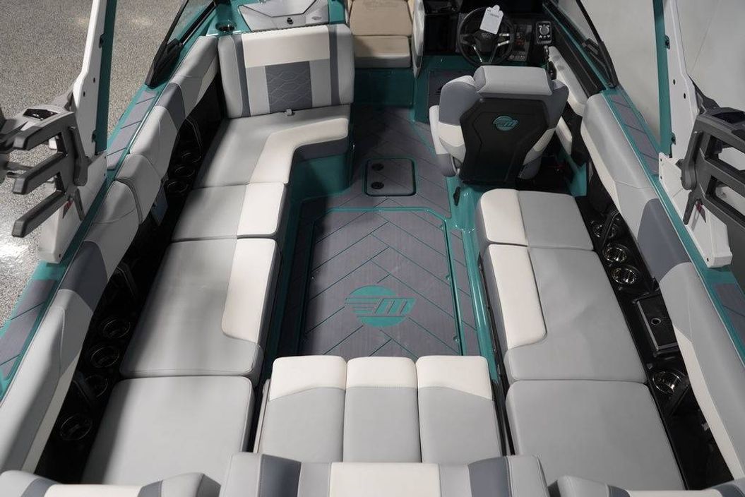 2025 Malibu Boats 23 LSV