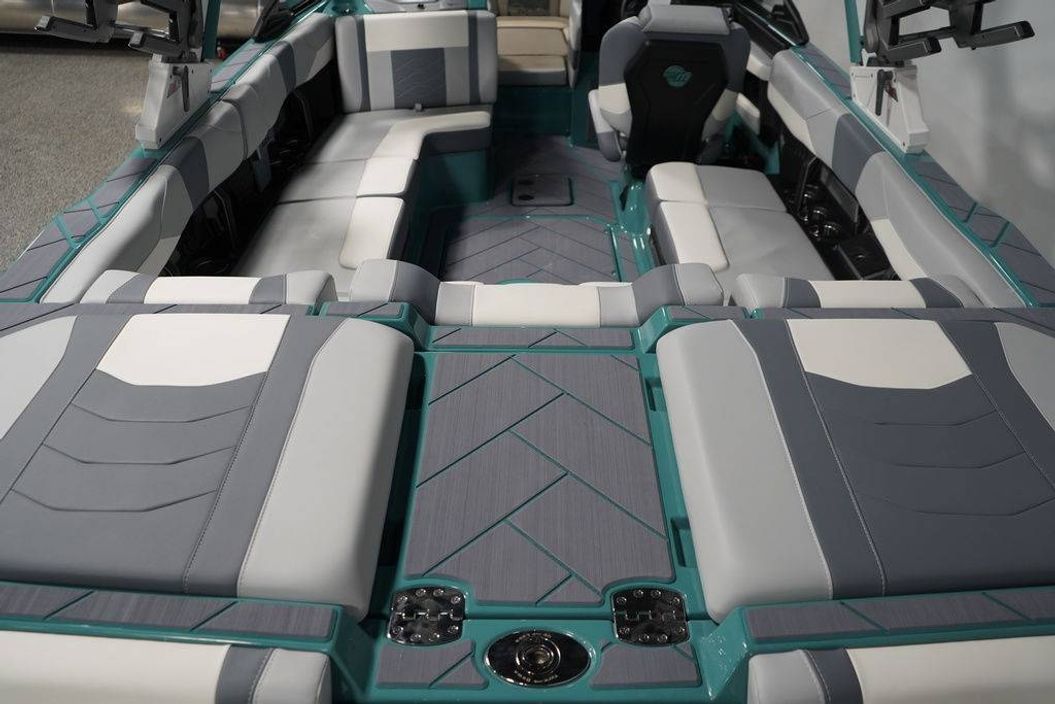 2025 Malibu Boats 23 LSV