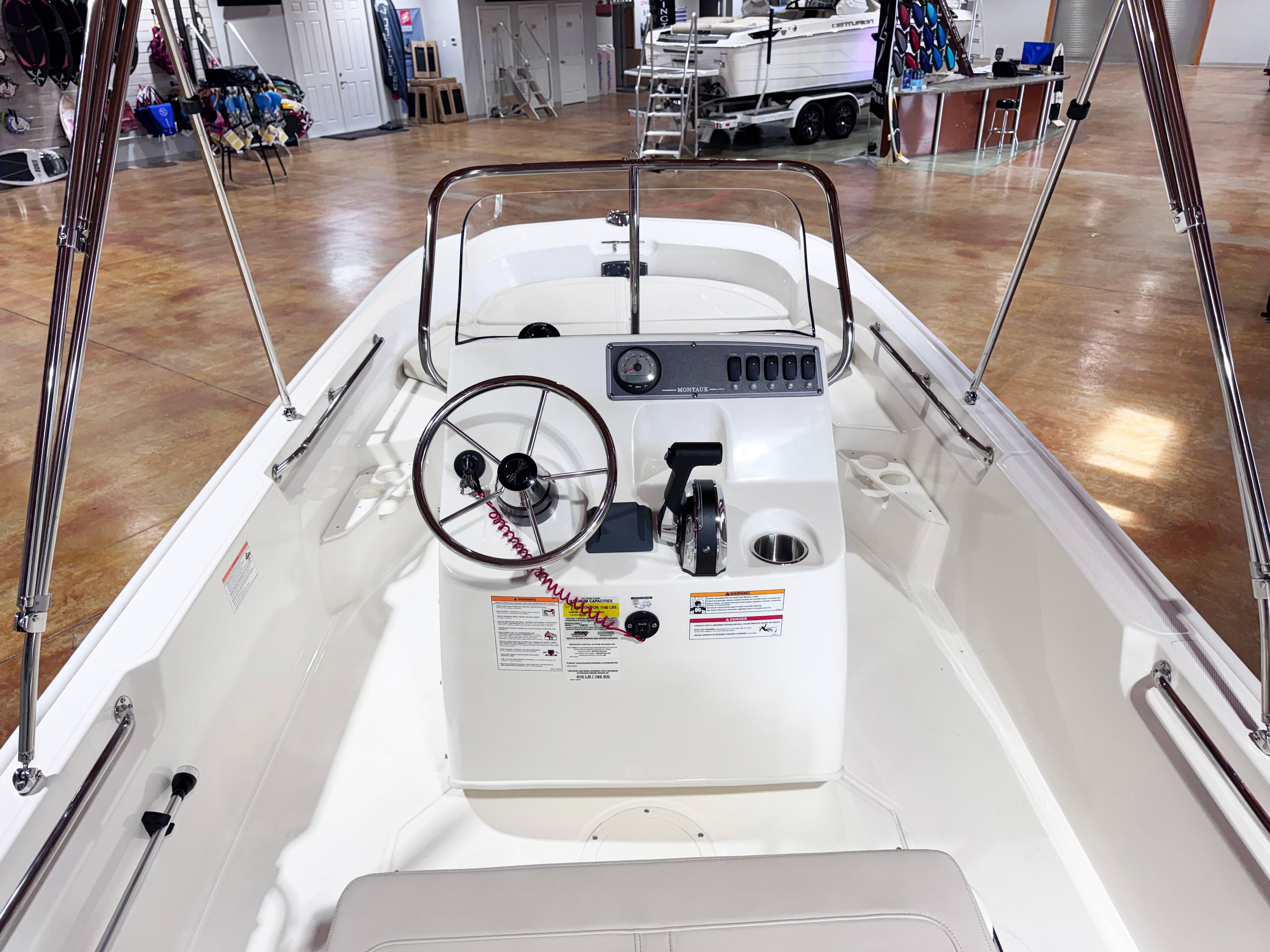 2027 Boston Whaler 170 Montauk — photo 4