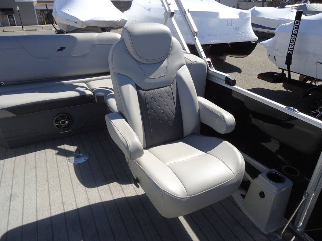 2023 Starcraft Marine CX 23 Q DH