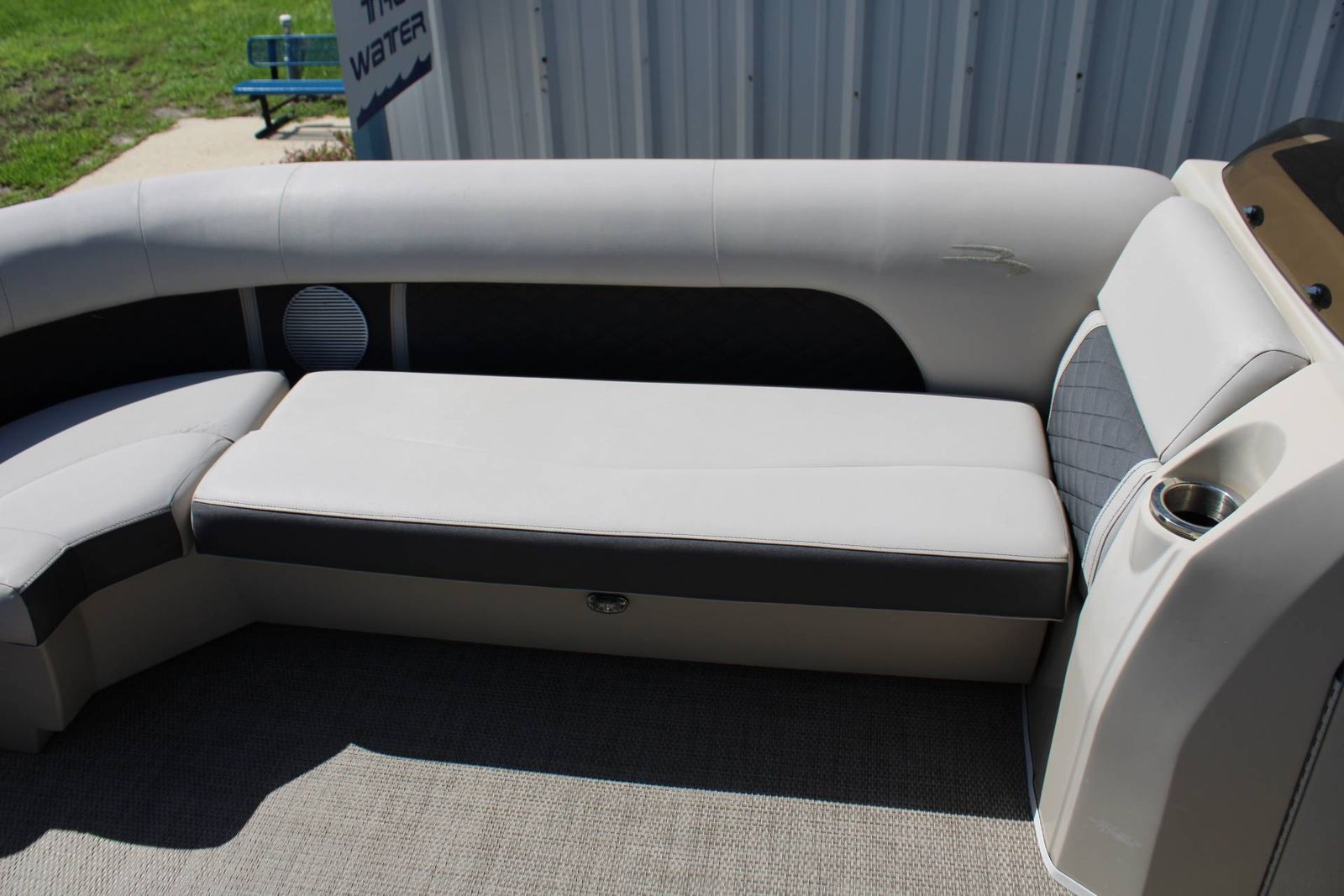 2019 Bennington 22SFX pontoon for sale in Melrose, Florida — photo 8