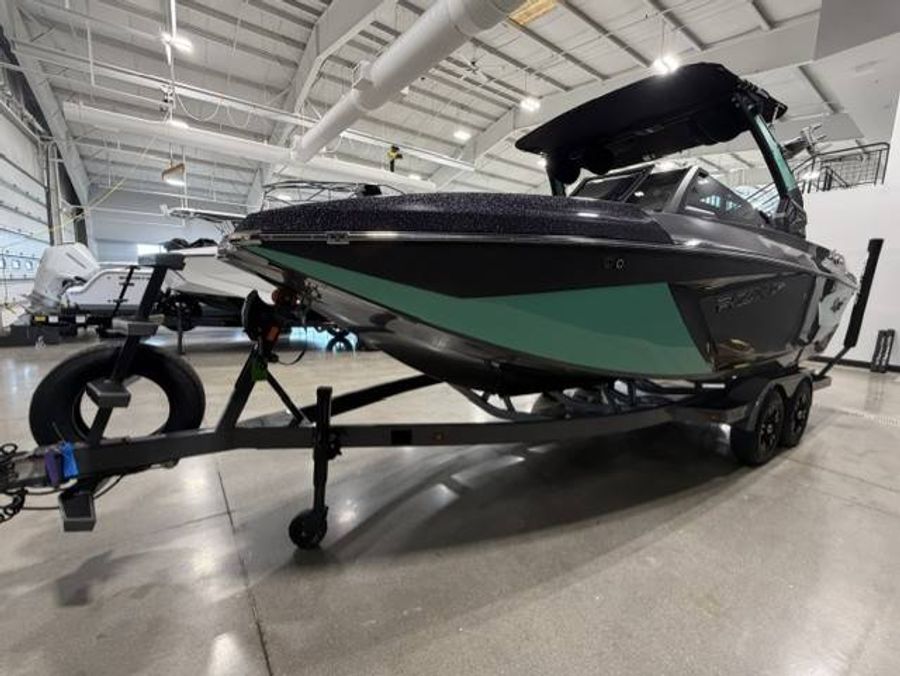 2021 Tige 23RZX, photo 4 of 15