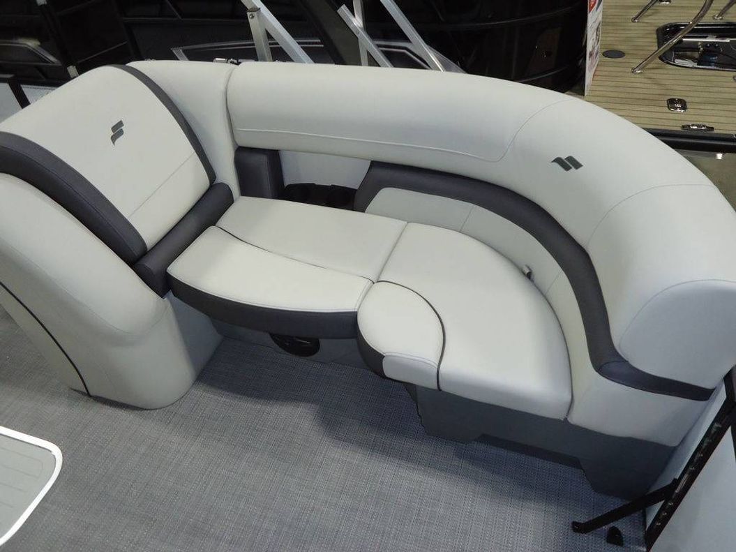 2025 Starcraft Marine EXS 3