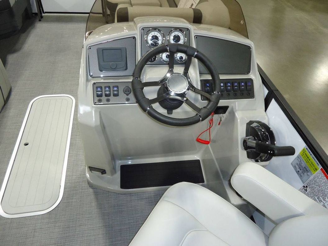 2025 Starcraft Marine EXS 3