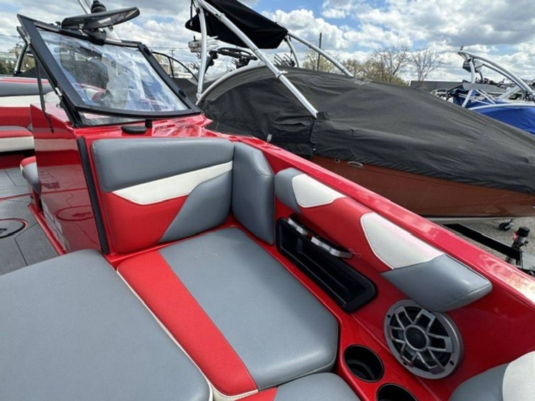 2021 Axis Wake Research A20