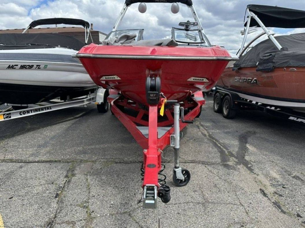 2021 Axis Wake Research A20