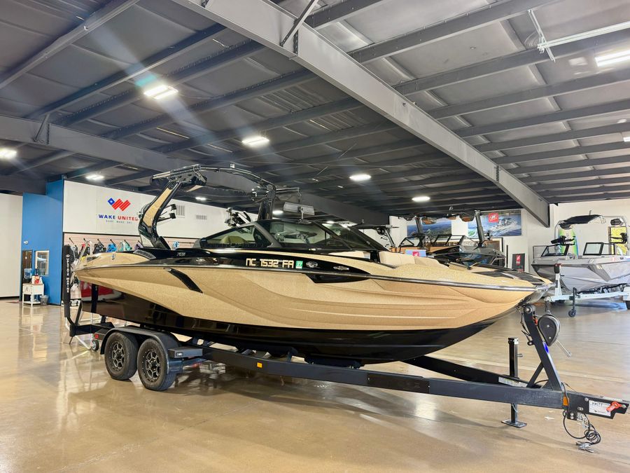 2022 Centurion FI23, photo 3 of 18