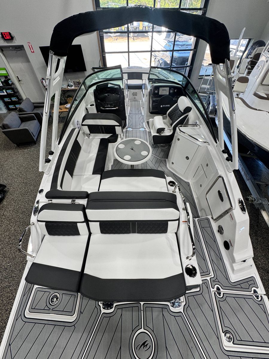 2025 Monterey M4, photo 5 of 15