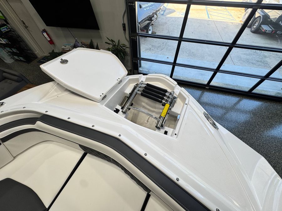 2025 Monterey M4, photo 14 of 15
