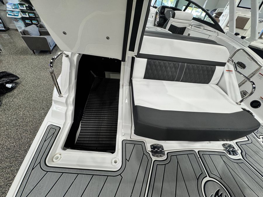 2025 Monterey M4, photo 13 of 15
