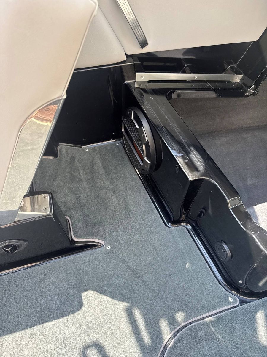 2019 MasterCraft XT25, photo 13 of 17