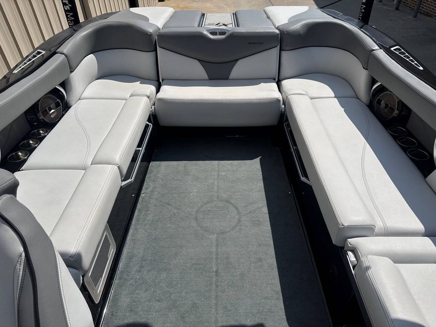 2019 MasterCraft XT25, photo 7 of 17